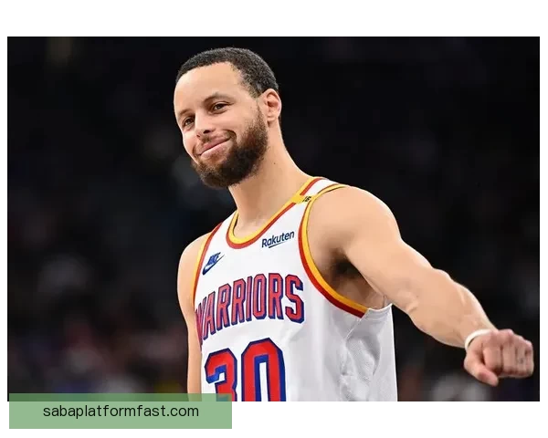 库里全场对抗训练加速复出进程勇士众将期待库明加挑起核心重任 库里全场对抗训练加速复出进程勇士众将期待库明加挑起核心重任